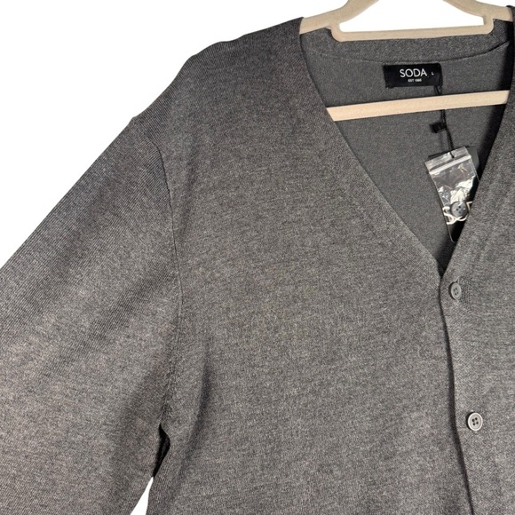 Soda Men’s Cardigan Size Large Button closure V-neck Gray Lightweight - Picture 7 of 9